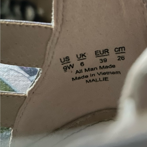 New Life Stride Silver “Mallie” Heels-Size 9W - Picture 7 of 7